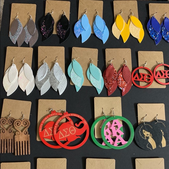 Faux/Wooden earrings, all different colors - Picture 4 of 4